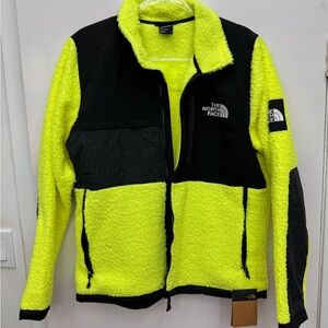 The North Face Men's Neon Yellow and Black Denali jacket Medium NWT